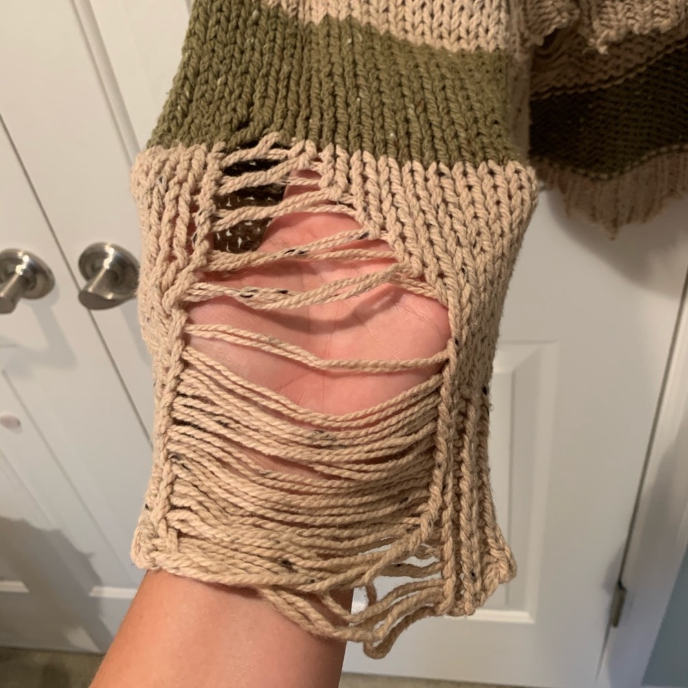 Sweater - Picture 3 of 3